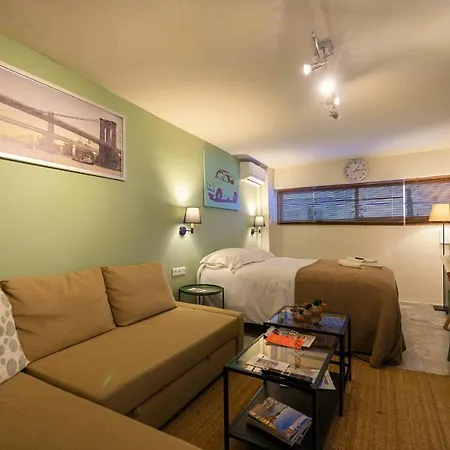 Pol's Studio, Mediterranean Apartment *