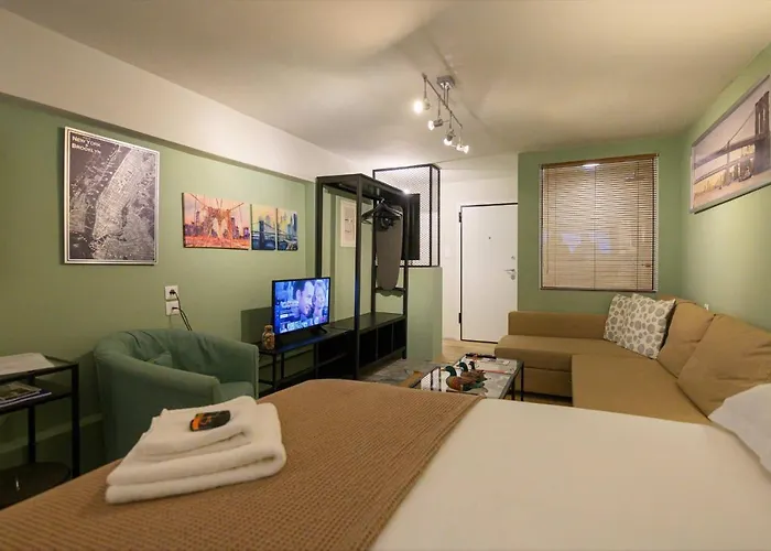 Pol's Studio, Mediterranean 칼라마타