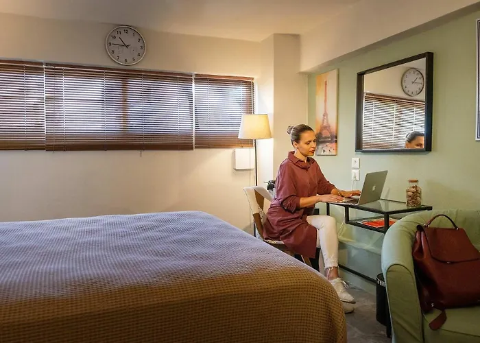 Pol's Studio, Mediterranean