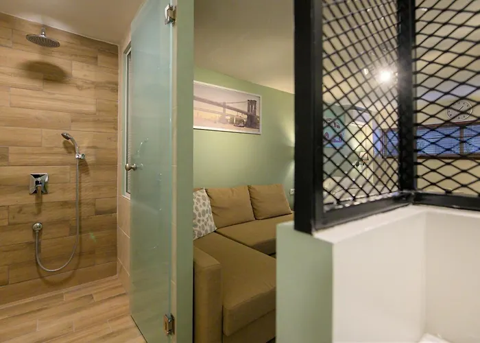 Pol's Studio, Mediterranean